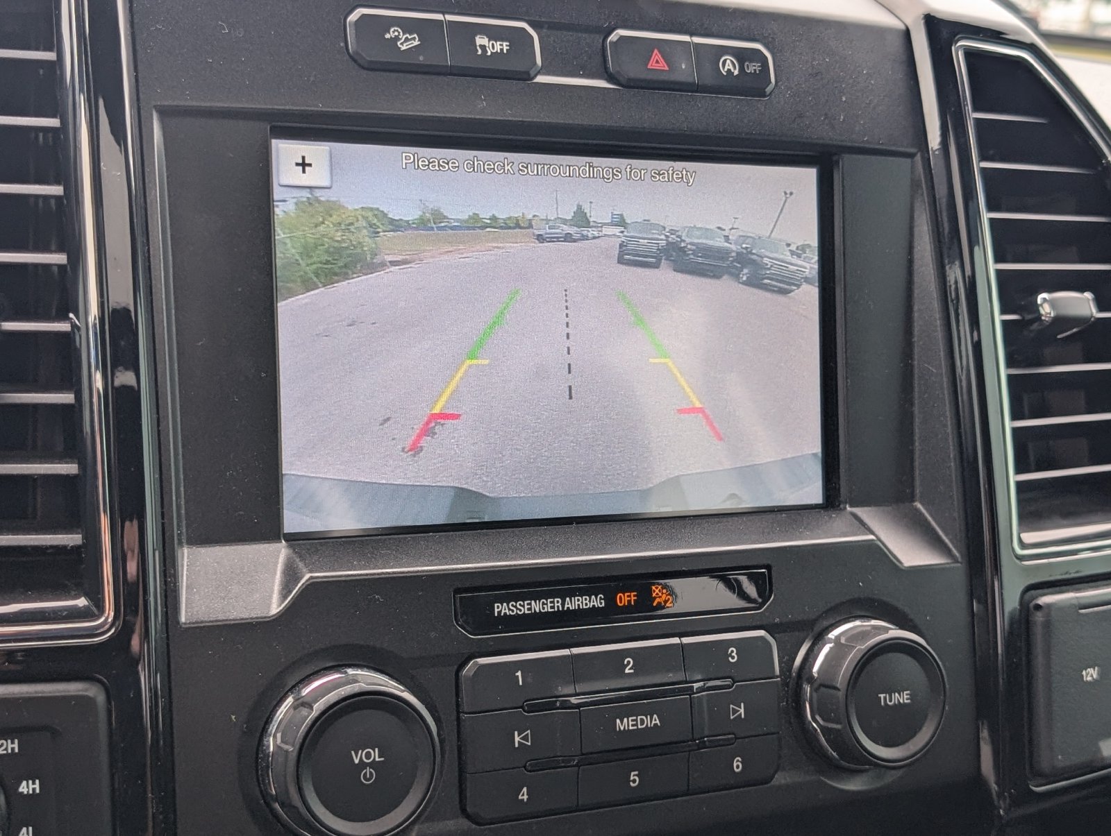 Used 2019 Ford F150 XLT w/ Equipment Group 302A Luxury AWD/4WD image 10