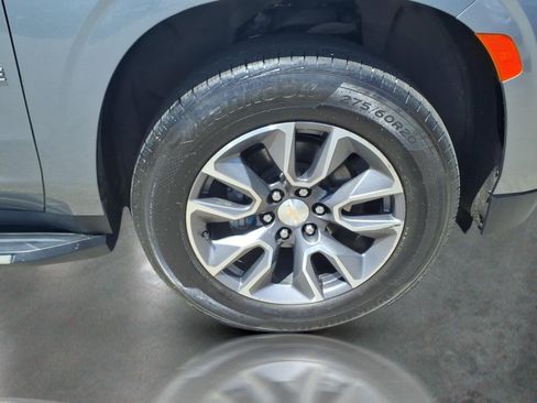 Used 2022 Chevrolet Tahoe LT w/ Luxury Package AWD/4WD image 10