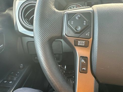 Used 2020 Toyota Tacoma TRD Sport w/ Technology Package AWD/4WD image 37