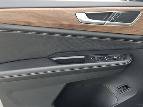 Used 2024 Volkswagen Atlas SE image 14