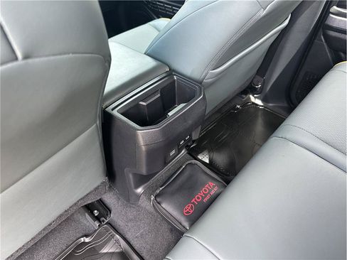Used 2024 Toyota Tacoma 4x4 Double Cab Hybrid image 17