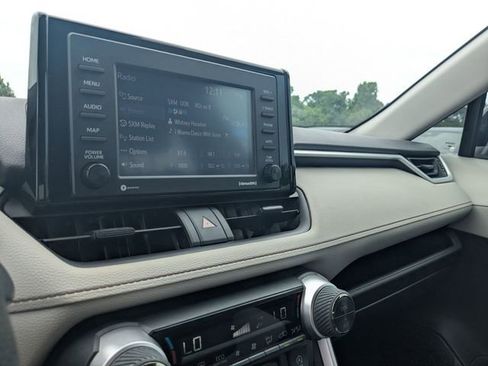 Used 2022 Toyota RAV4 XLE FWD image 23