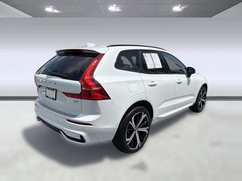 Certified 2023 Volvo XC60 B5 Ultimate w/ Climate Package FWD image 9