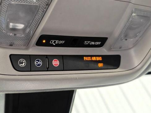 Used 2017 Chevrolet Malibu LT FWD image 9