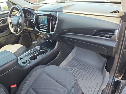 Used 2018 Chevrolet Traverse LS AWD/4WD image 29