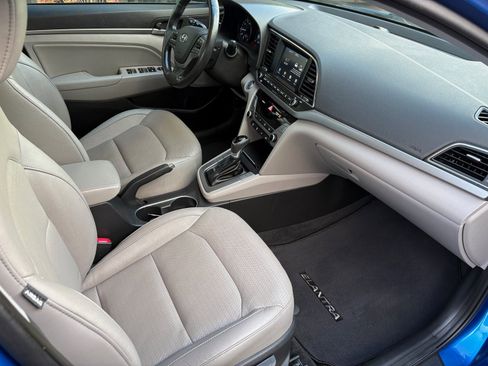 Used 2017 Hyundai Elantra Limited image 21