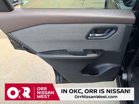 Used 2021 Nissan Rogue SV image 14