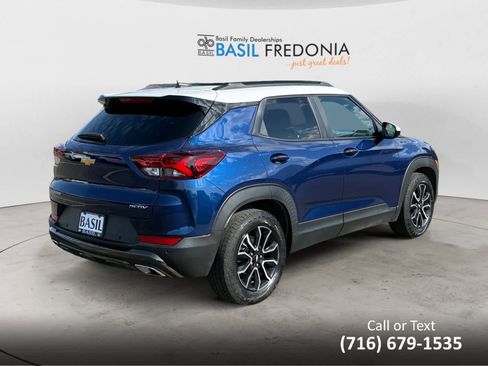 Used 2023 Chevrolet TrailBlazer ACTIV w/ Sun and Liftgate Package image 5