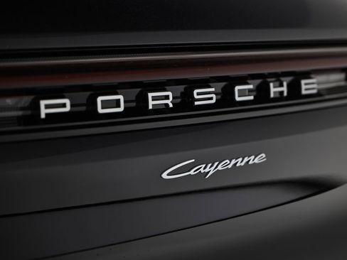 New 2026 Porsche Cayenne AWD/4WD image 14
