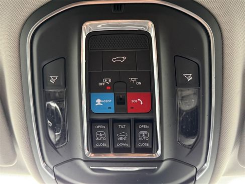 Used 2023 Jeep Grand Cherokee 4WD 4xe image 21