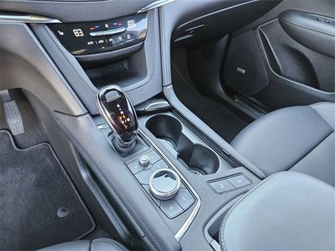 Used 2025 Cadillac XT5 Premium Luxury image 24