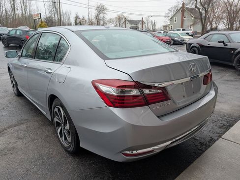 Used 2017 Honda Accord EX-L image 10