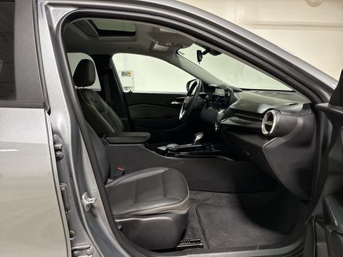 Used 2024 Chevrolet Trax ACTIV w/ Sunroof Package FWD image 22