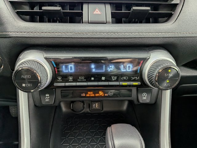 Used 2025 Toyota RAV4 XLE FWD image 19
