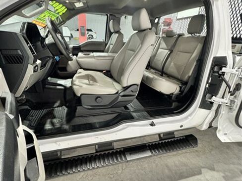 Used 2021 Ford F250 XL w/ Power Equipment Group image 9