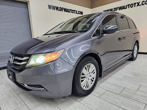 Used 2016 Honda Odyssey LX image 2