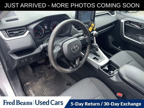 Used 2021 Toyota RAV4 XLE image 11