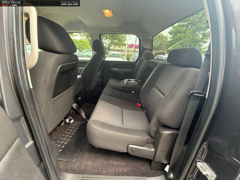 Used 2011 Chevrolet Silverado 2500 LT w/ Interior Plus Package RWD image 25