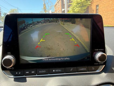 Used 2023 Nissan Sentra SV FWD image 15