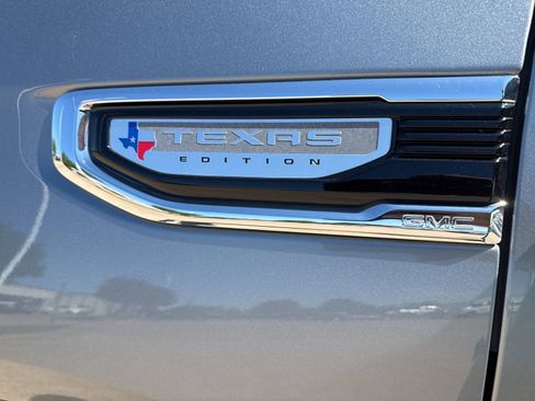 Used 2023 GMC Sierra 1500 SLT image 14