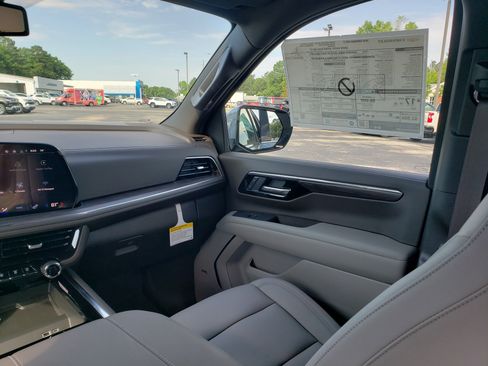 New 2026 Chevrolet Suburban LT w/ Comfort Package RWD image 37