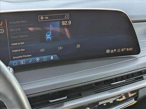 Used 2025 Cadillac XT4 Premium Luxury image 12