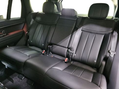 New 2025 Land Rover Range Rover SE image 22