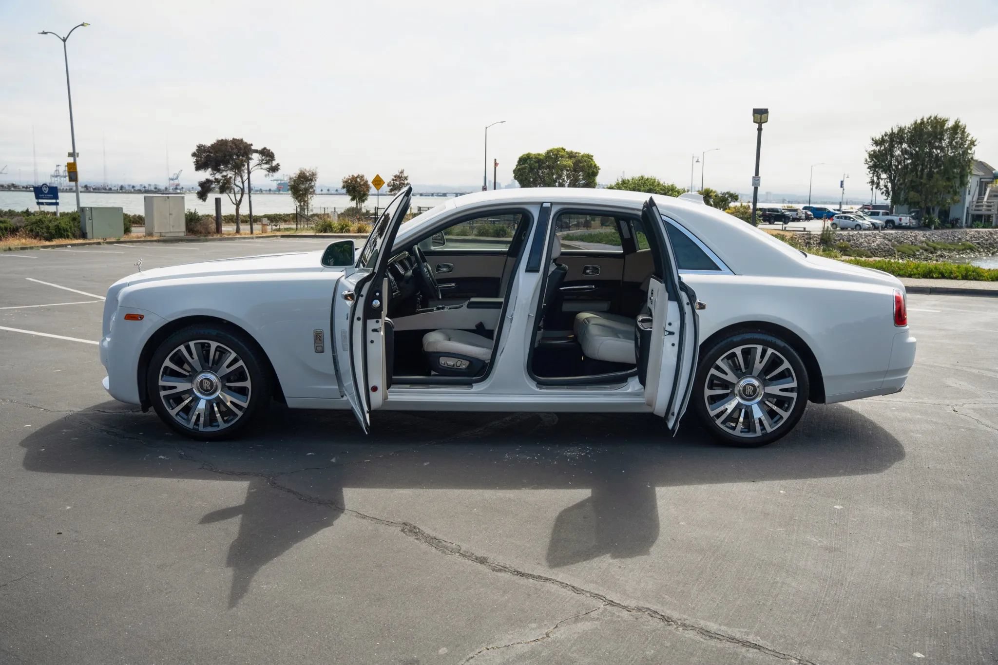 Used 2018 Rolls-Royce Ghost RWD image 14
