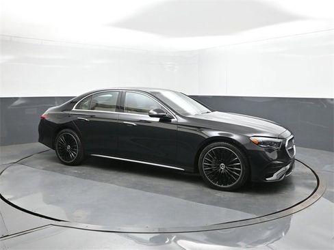 New 2026 Mercedes-Benz E 350 4MATIC Sedan image 17