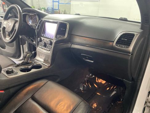 Used 2018 Jeep Grand Cherokee Limited AWD/4WD image 29