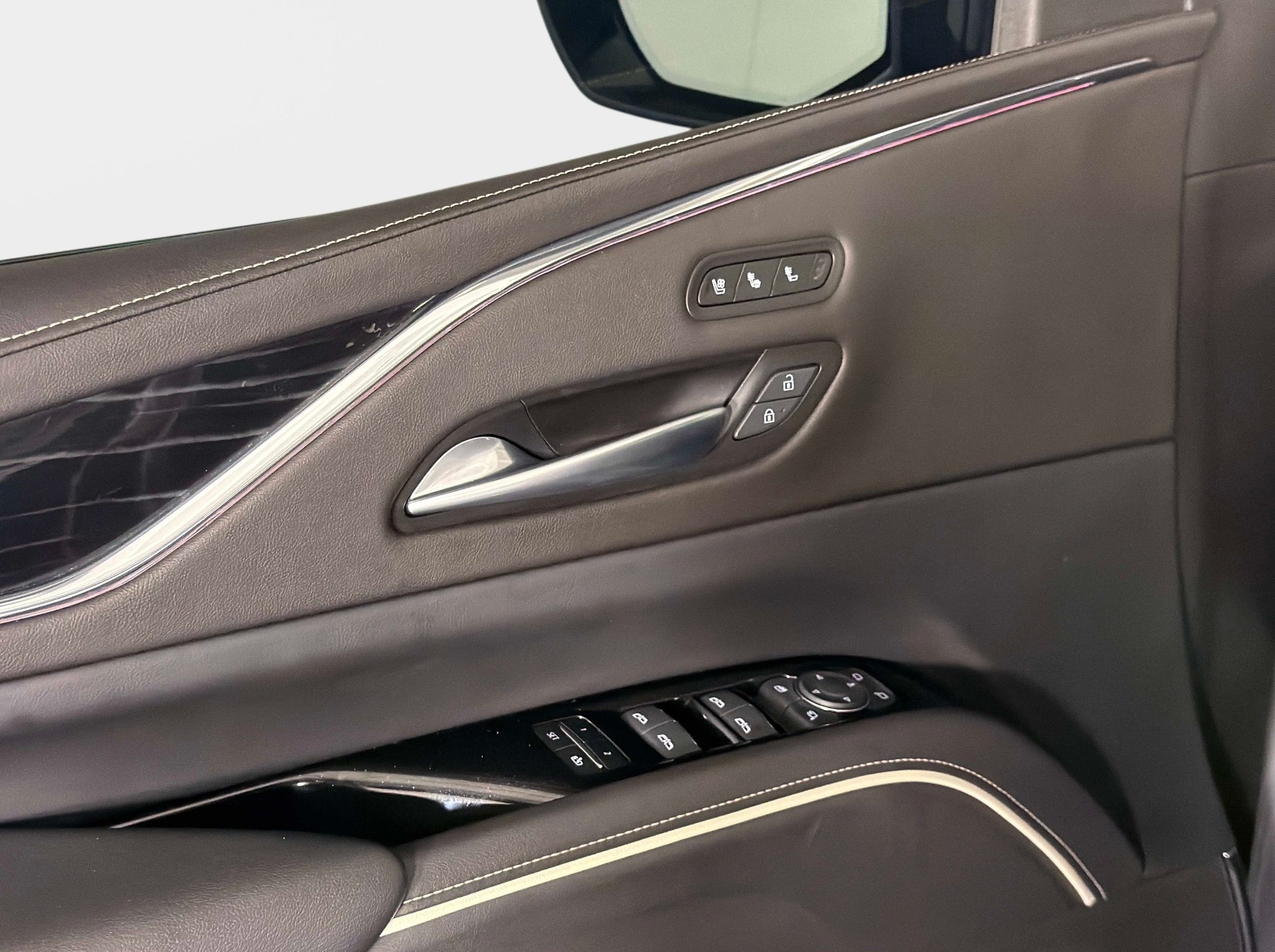 Used 2024 Cadillac Escalade ESV Sport w/ Touring Package AWD/4WD image 35