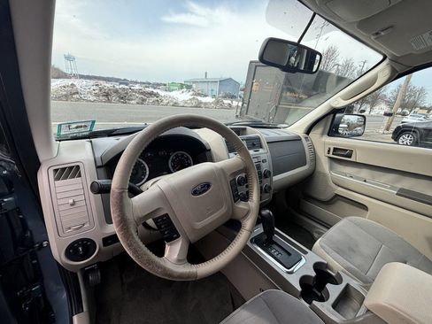 Used 2011 Ford Escape XLT image 13