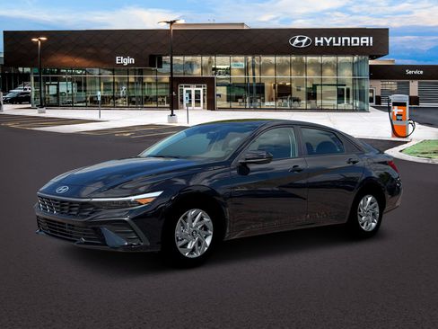 Certified 2026 Hyundai Elantra Hybrid FWD image 2