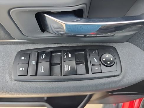 Used 2018 RAM 2500 SLT w/ Luxury Group AWD/4WD image 36