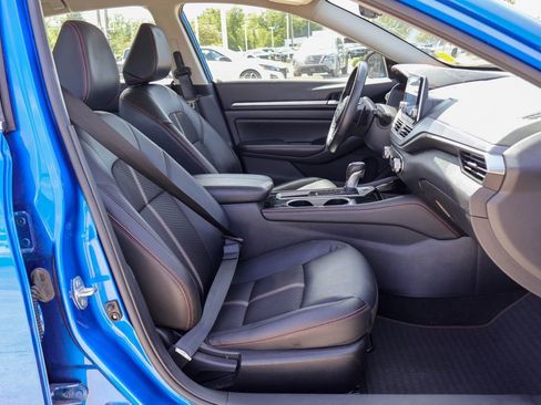 Used 2025 Nissan Altima 2.5 SR FWD image 8