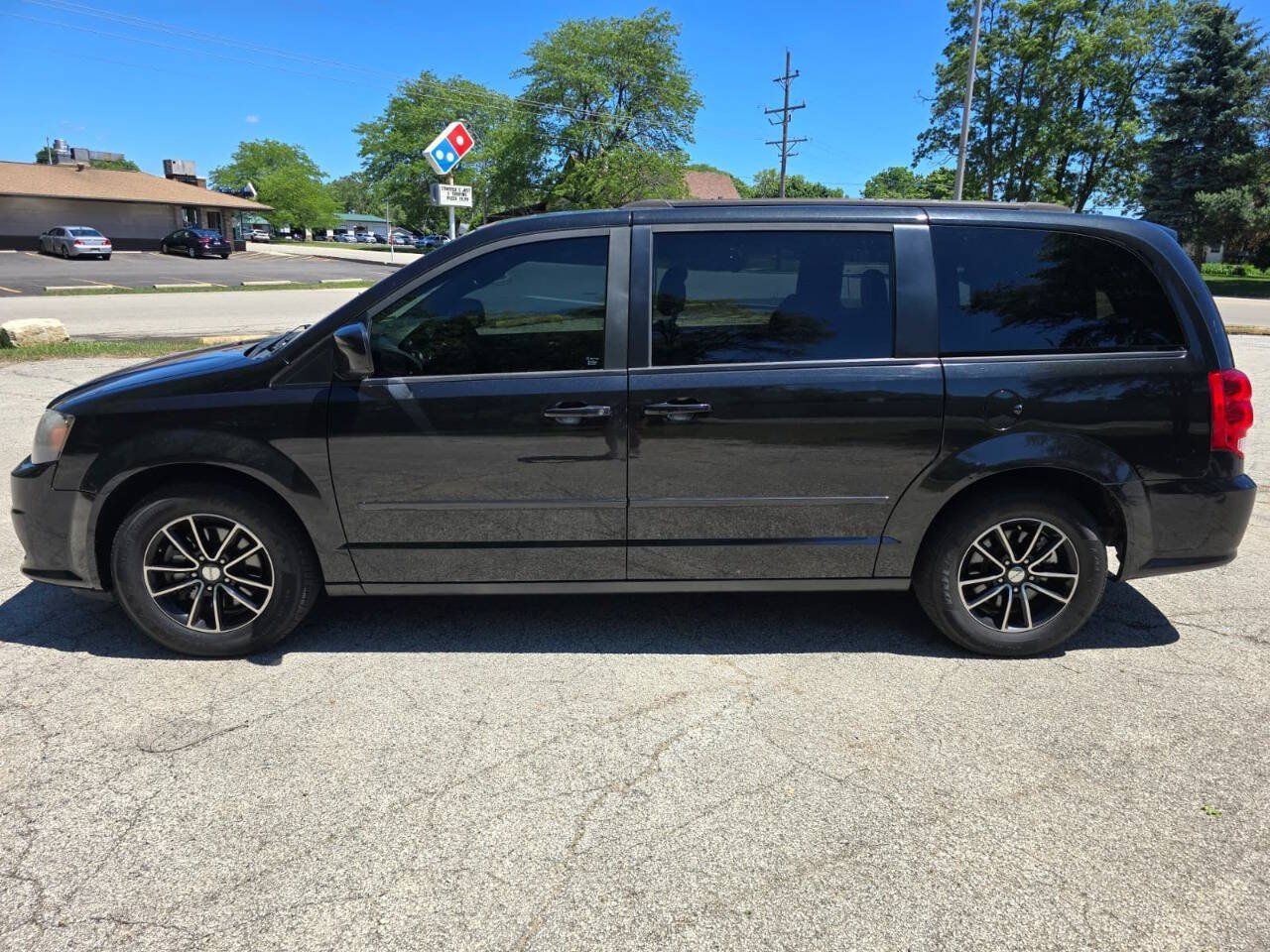 Used 2015 Dodge Grand Caravan R/T w/ Safety Sphere Group FWD image 3