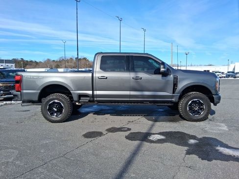 Used 2026 Ford F250 Lariat w/ Tremor Off-Road Package image 4