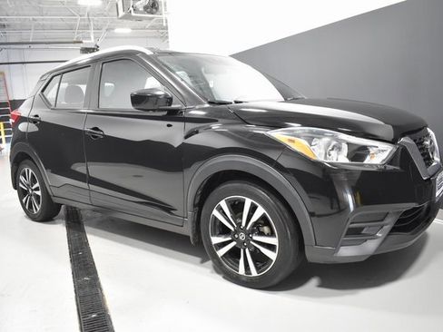 Used 2020 Nissan Kicks SV image 7