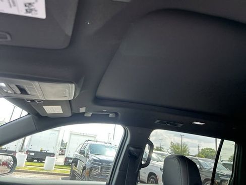 New 2026 Chevrolet Traverse LT FWD image 17