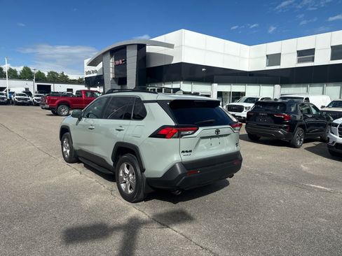 Used 2022 Toyota RAV4 XLE w/ Convenience Package AWD/4WD image 3