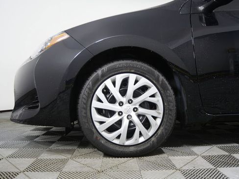 Used 2018 Toyota Corolla LE image 7