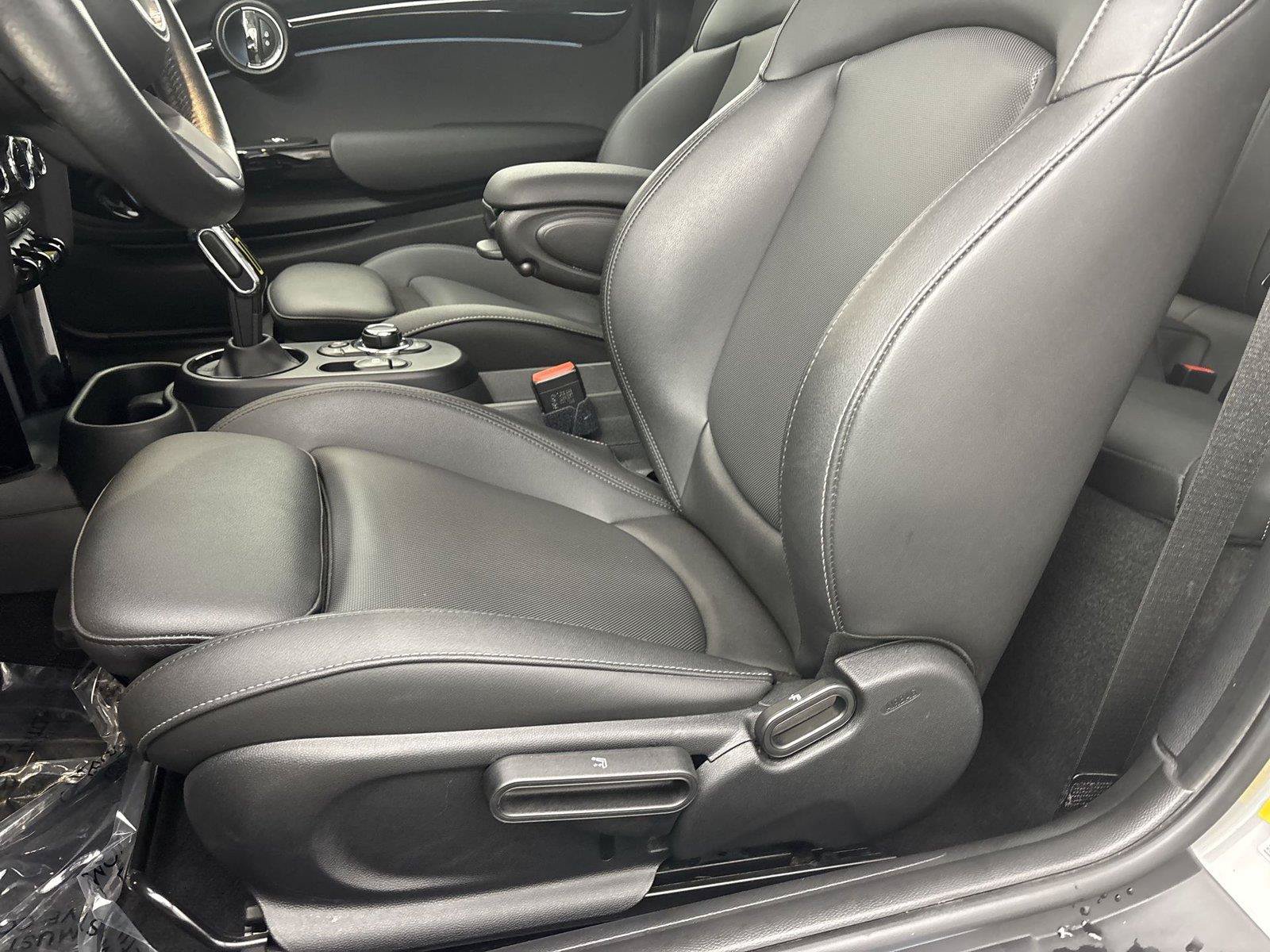 Used 2024 MINI Cooper SE FWD image 18
