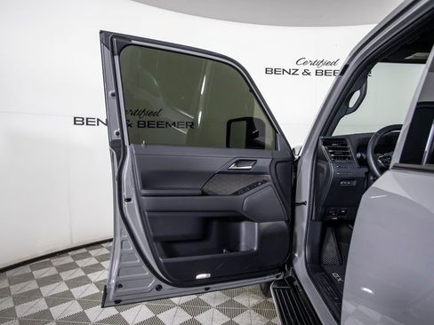Used 2024 Lexus GX 550 w/ Accessory Package (31) AWD/4WD image 21