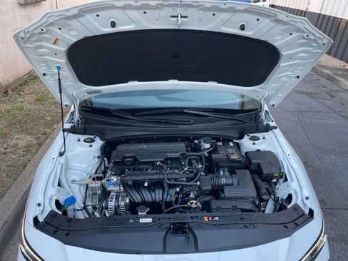 Used 2025 Hyundai Elantra SEL image 31