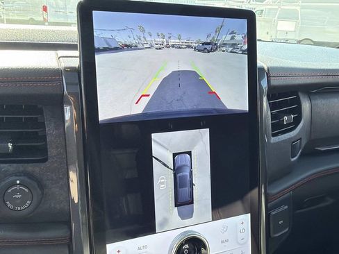 Used 2024 Ford Expedition Limited image 28