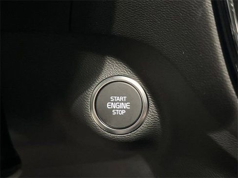 New 2025 Volvo XC40 B5 Core w/ Protection Package Premier image 20