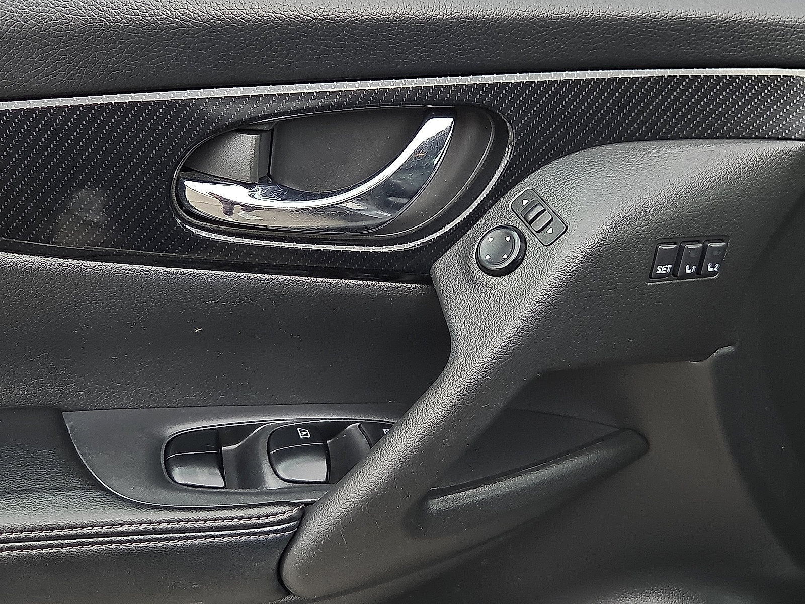 Used 2019 Nissan Rogue SL AWD/4WD image 13