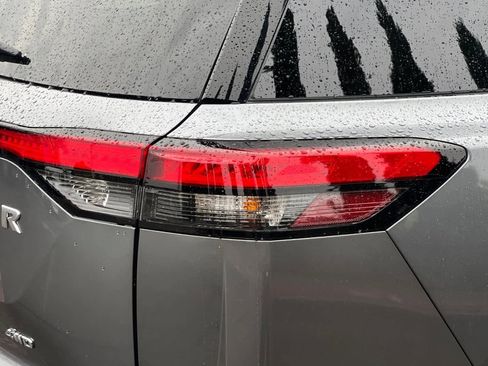 New 2025 Nissan Pathfinder SV image 31