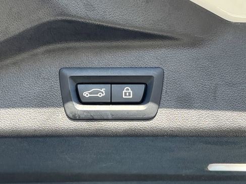 Used 2023 BMW X5 xDrive40i w/ Premium Package image 37