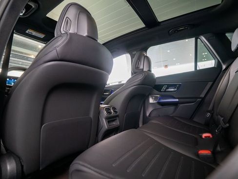 New 2025 Mercedes-Benz GLC 350e GLC 350e image 12